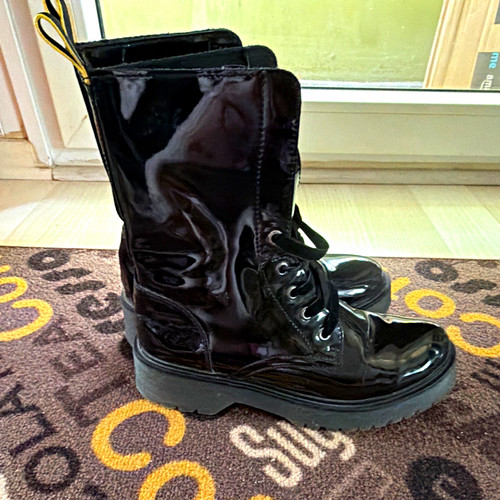 Schwarze schnürstiefel - schwarze,